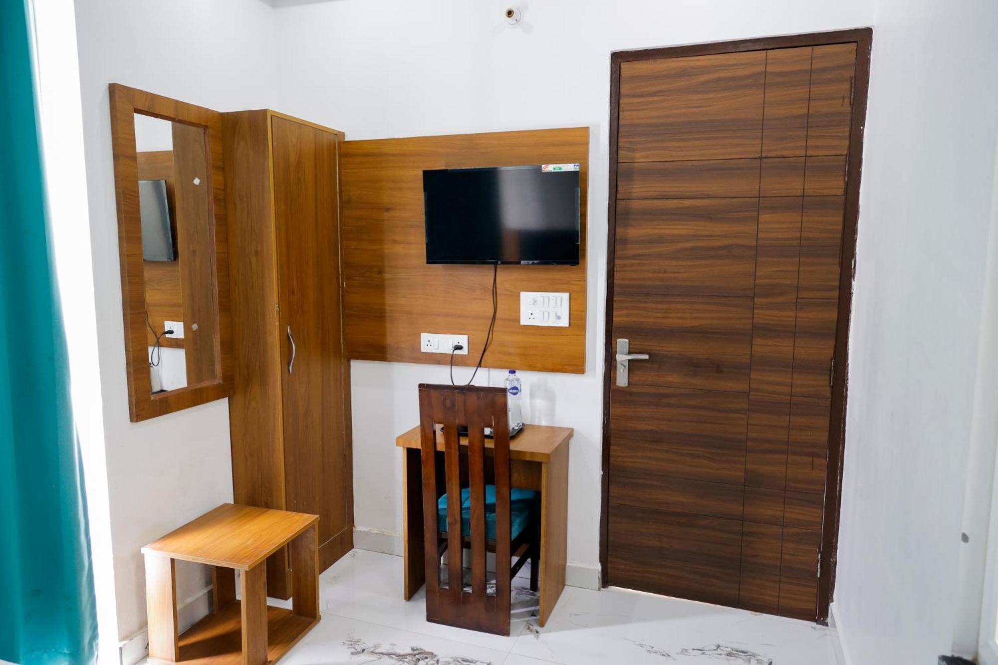 Hotel Parth Inn Rishīkesh Extérieur photo