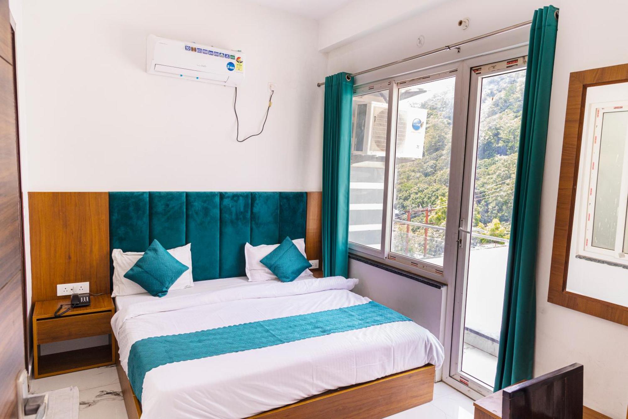 Hotel Parth Inn Rishīkesh Extérieur photo
