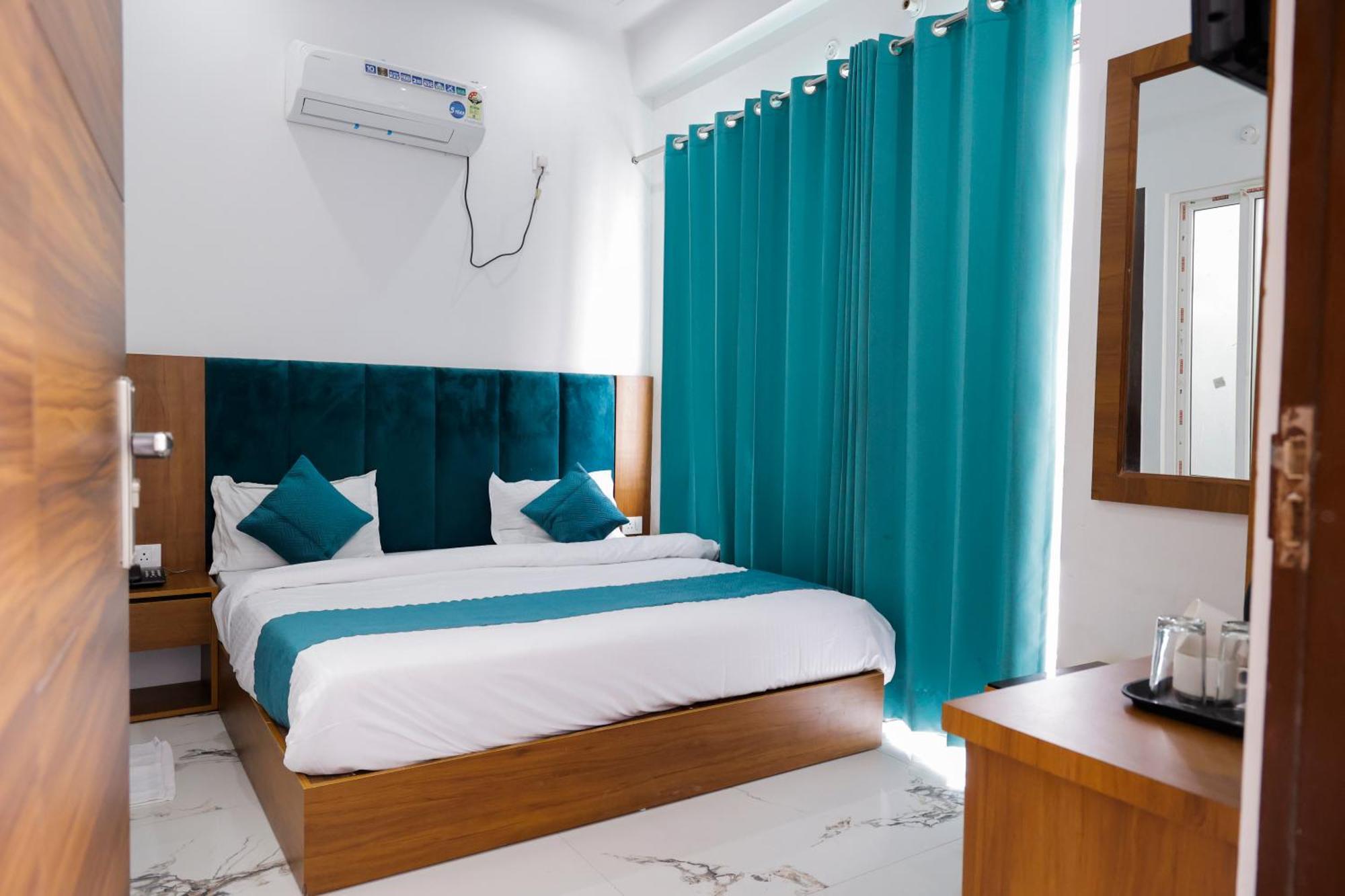 Hotel Parth Inn Rishīkesh Extérieur photo