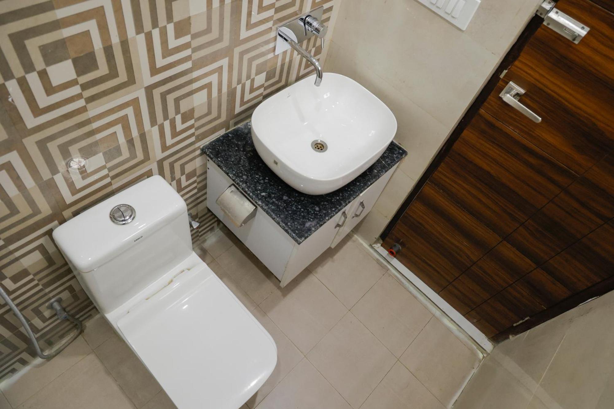 Hotel Parth Inn Rishīkesh Extérieur photo