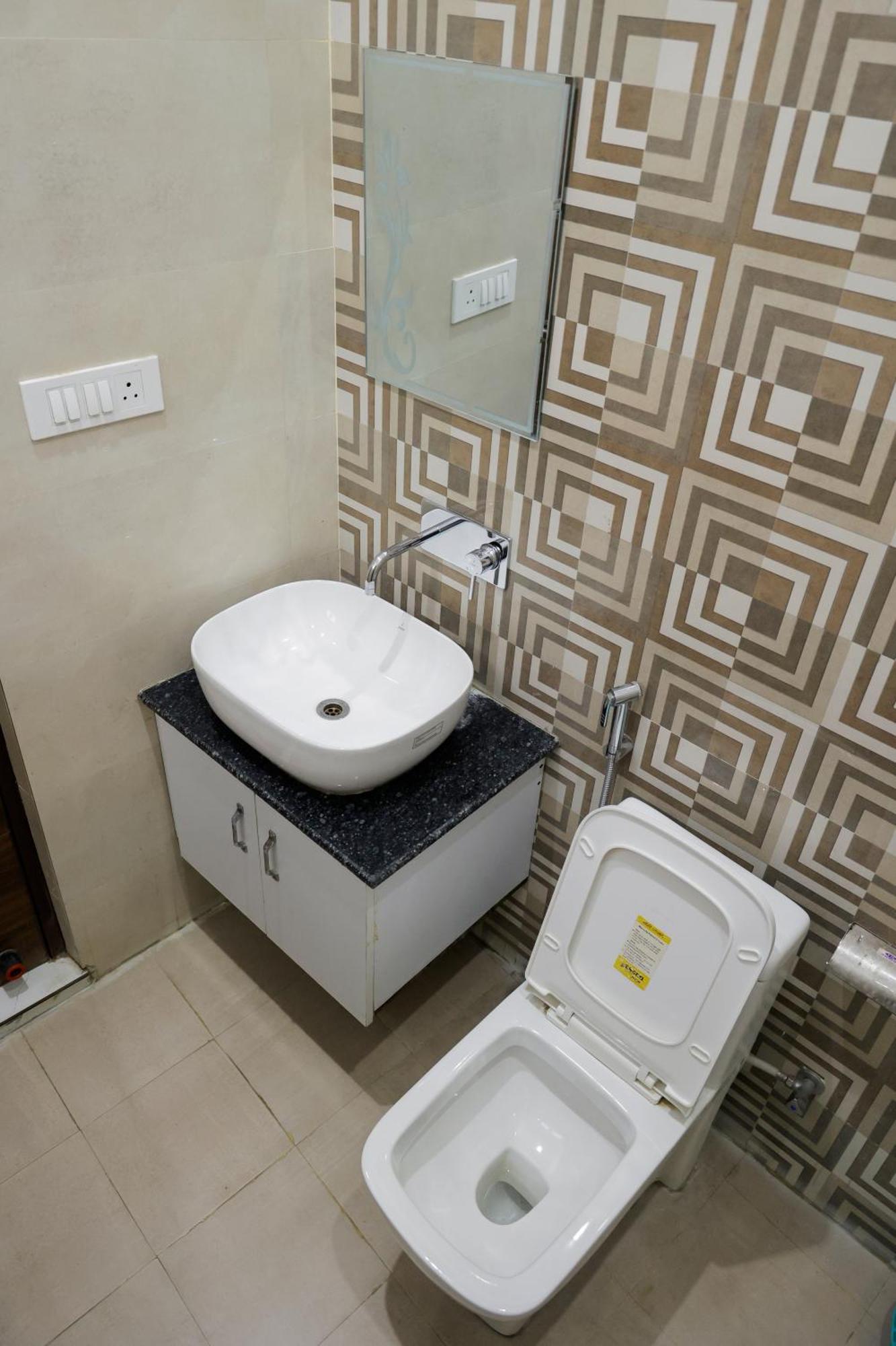 Hotel Parth Inn Rishīkesh Extérieur photo