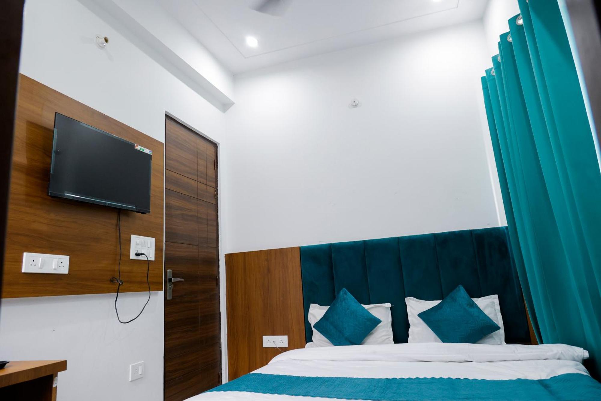 Hotel Parth Inn Rishīkesh Extérieur photo