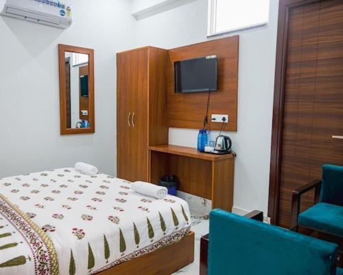 Hotel Parth Inn Rishīkesh Extérieur photo