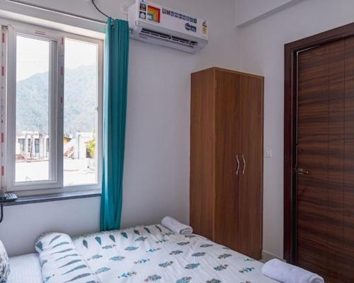 Hotel Parth Inn Rishīkesh Extérieur photo